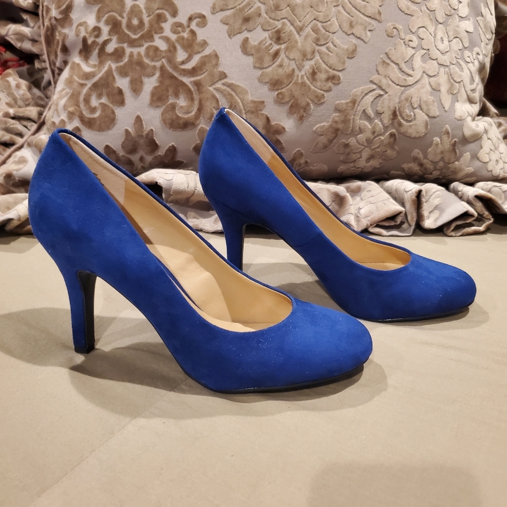 Kelly & Katie Blue Suede Isabel Pump
